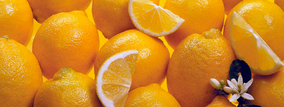 Как с помощью лимона осветлить волосы